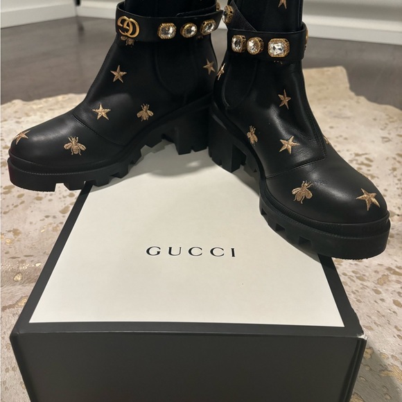 GUCCI Stars & Bee Embroidered Leather Ankle Boot With Belt 'Black' New $998 - Picture 3 of 7